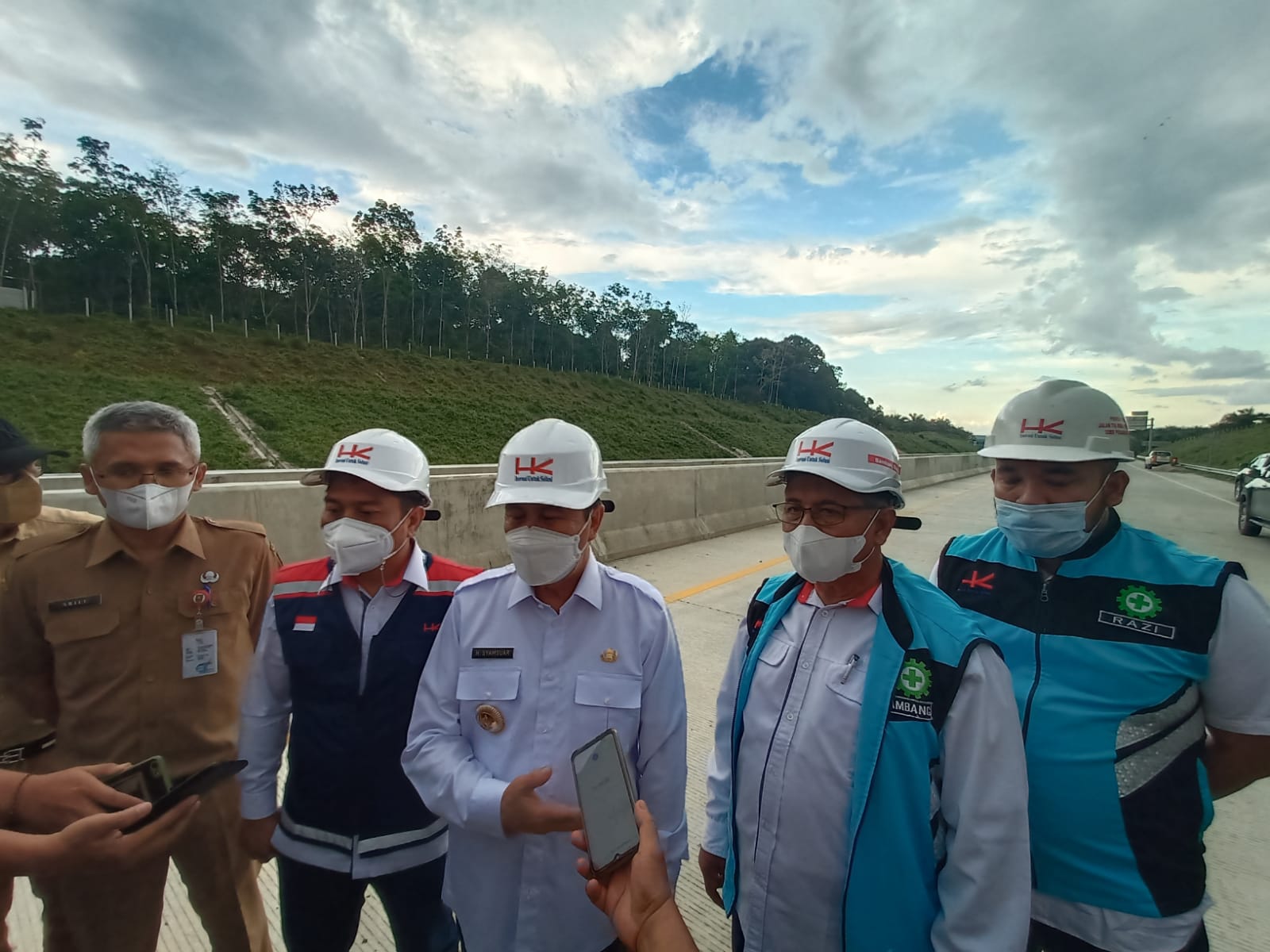 Tinjau Tol Pekanbaru - Bangkinang, Gubri: H-5 Lebaran Sudah Bisa Dilewati 