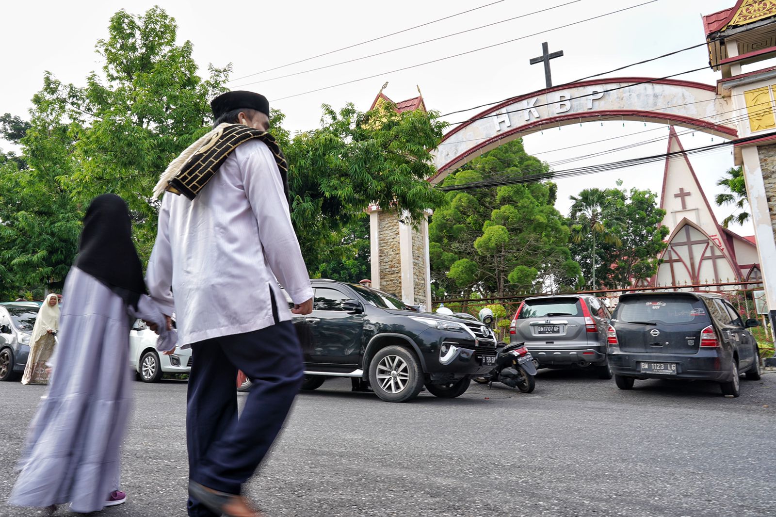 Mengintip Toleransi Beragama Saat Idul Fitri di Provinsi Riau, Gubri : Sangat Indah