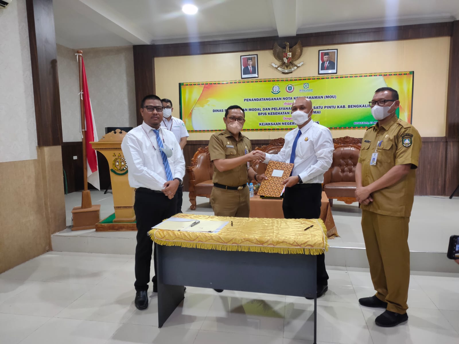 Kejari Bengkalis Lakukan Penandatanganan MoU dengan DPMPTSP dan BPJS 