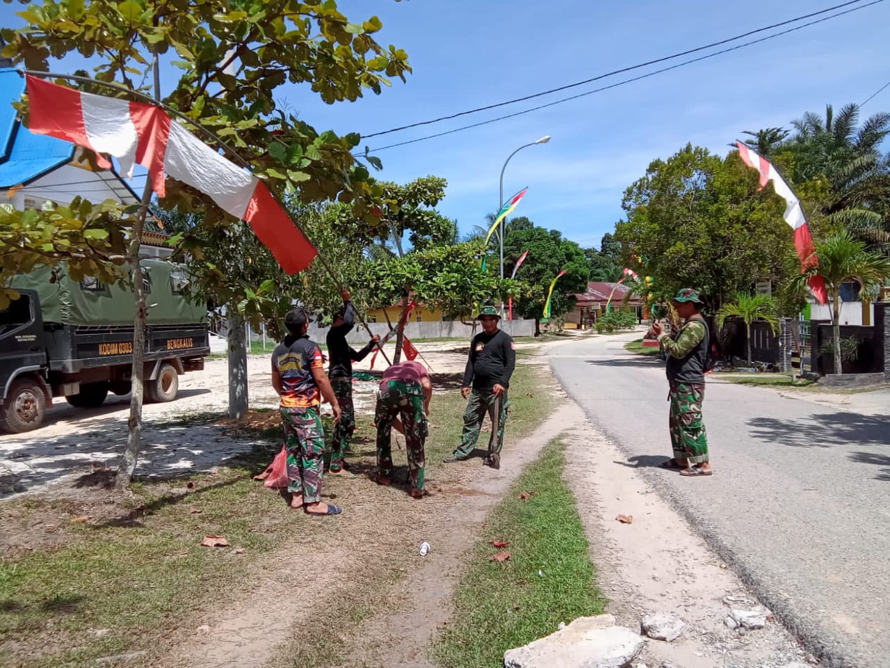 Selasa, Waaster Kasad Bid Tahwil Komsos Tinjau TMMD ke 113 di Muara Basung
