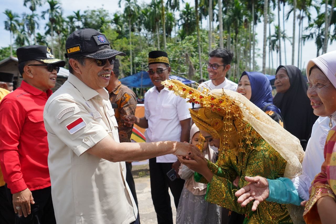 Gubernur Riau Syamsuar Hadiri Syukuran dan Kenduri Sekampung Desa Teluk Buntal
