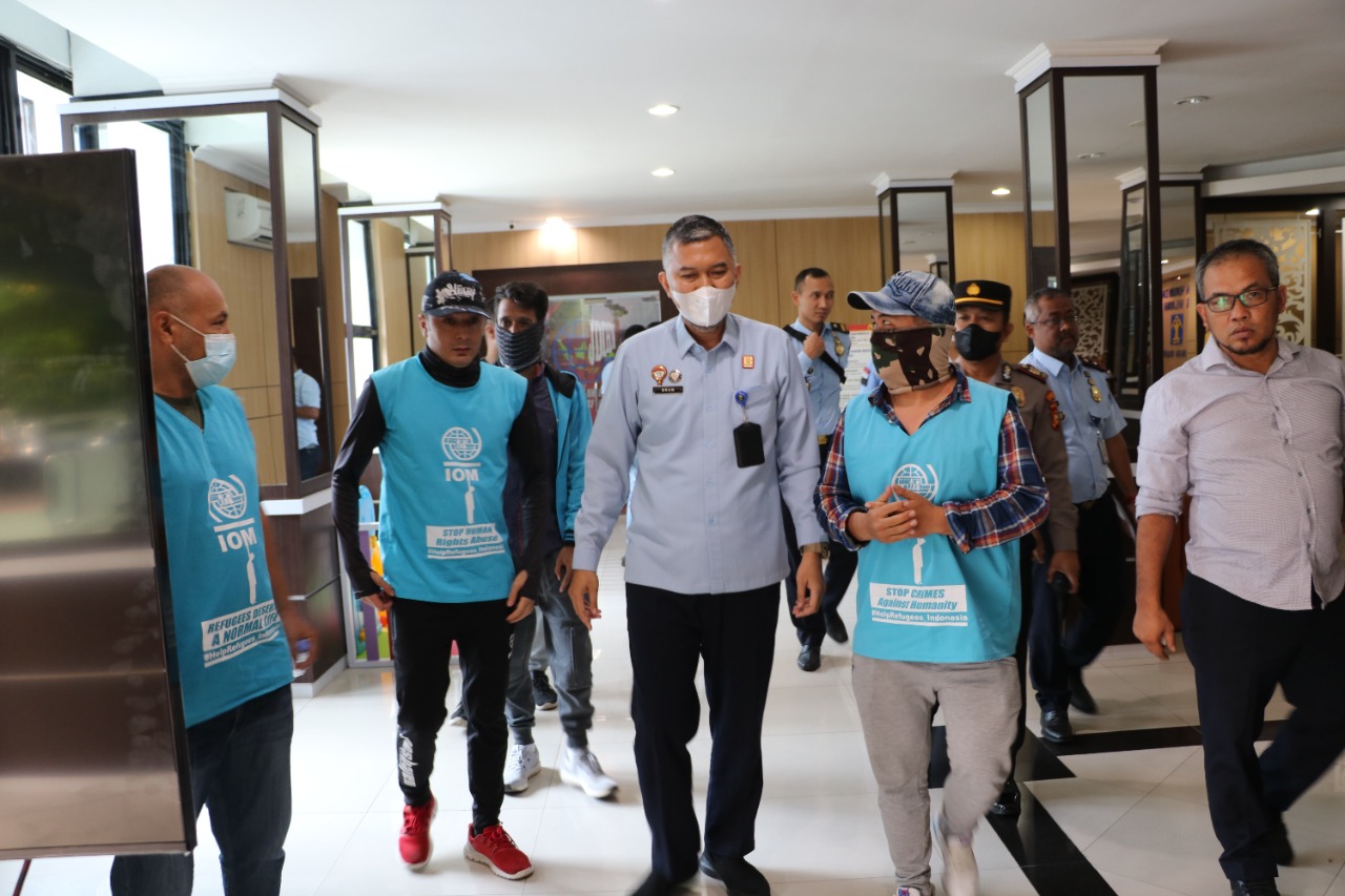 Tuntut Dipindahkan ke Negara  Ketiga, Imigran Afganistan Datangi Kemenkumham Riau