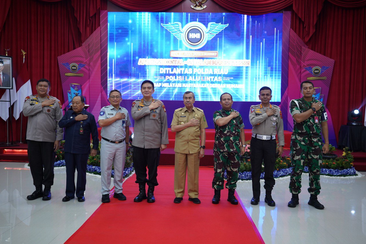 Kapolda Riau Mohammad Iqbal Komit Dukung Program Pembangunan Gubernur Riau
