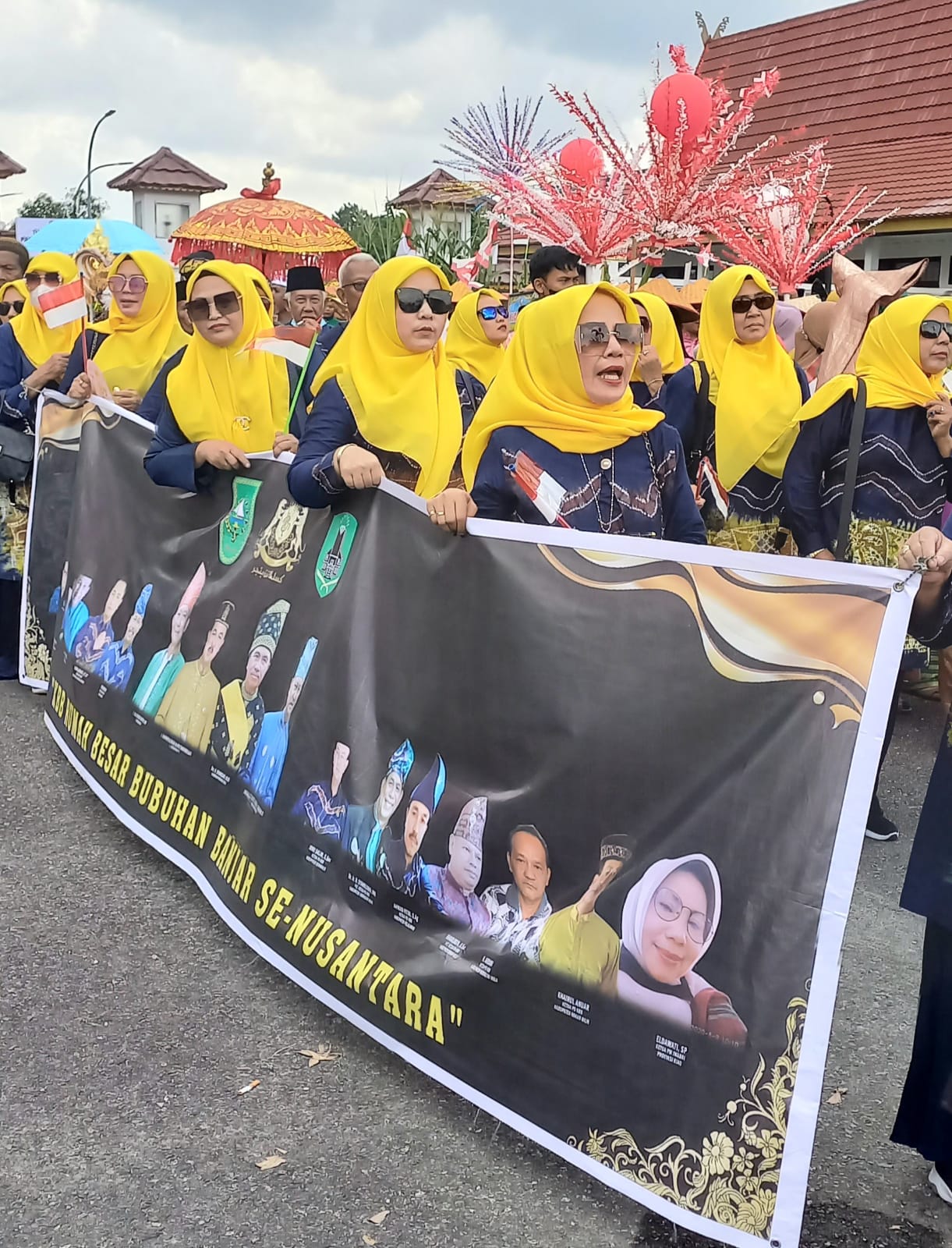 Ribuan Masyarakat Riau Antusias Ikuti Pawai Budaya