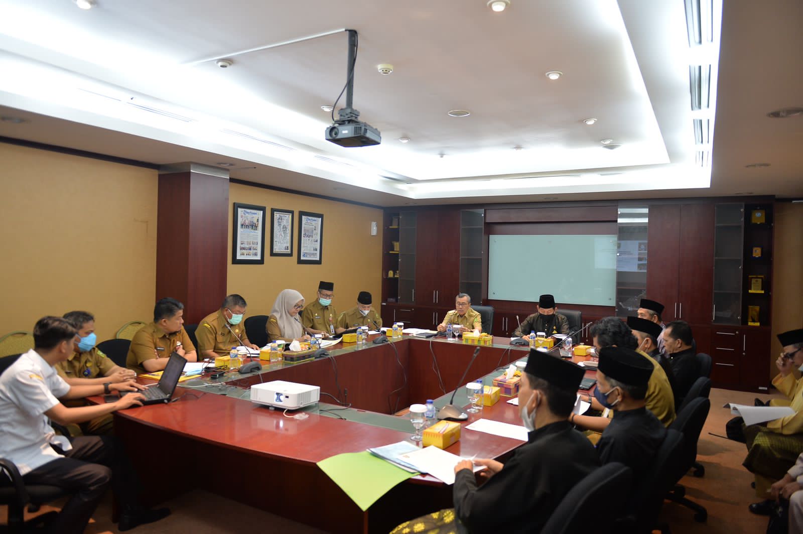 Gubernur Syamsuar Komitmen Percepat Penyelesaian Sengketa Lahan