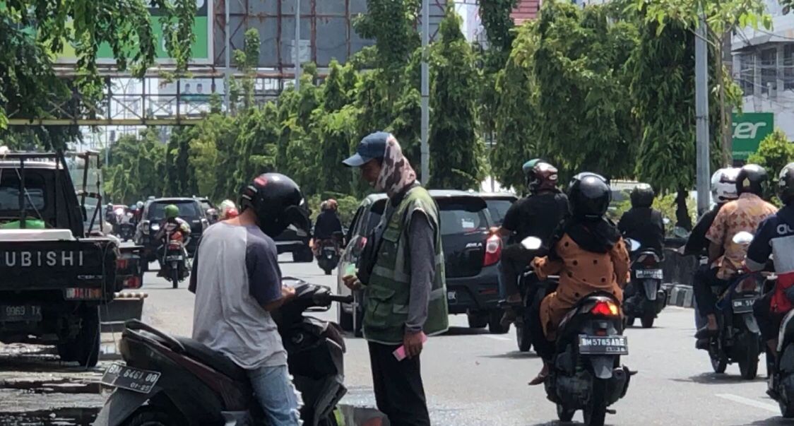 Pelayanan Parkir di Pekanbaru Buruk dan Rawan Kebocoran, Warga Tak Diberi Karcis, Jukir Kasar