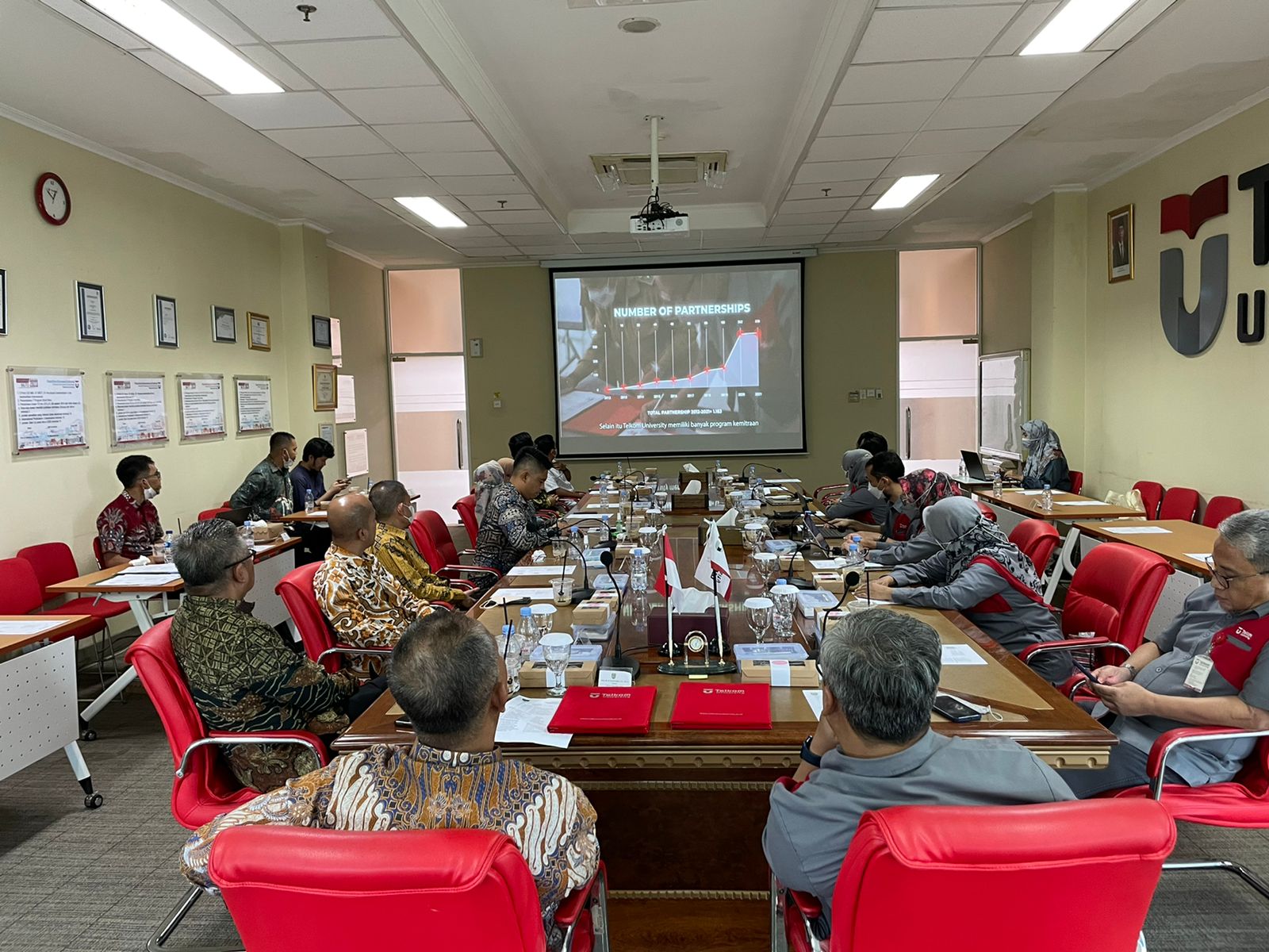 Kunjungi Telkom University, UIR Tanda Tangan MoU untuk Wujudkan Visi Unggul 2041