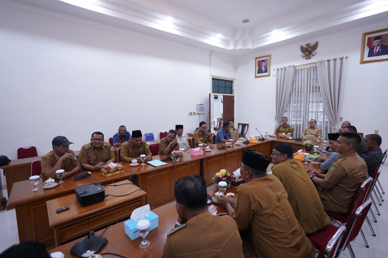 Ramai-ramai Kades di  Kepulauan Meranti Temui Gubernur, Ada Apa ya?