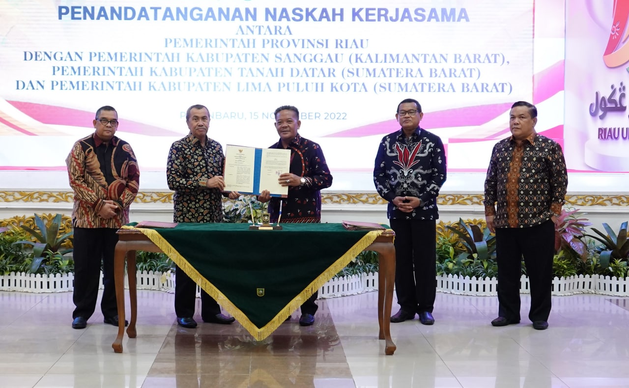 Pemprov Riau Tandatangani Naskah Kerja Sama dengan Tiga Pemkab Luar