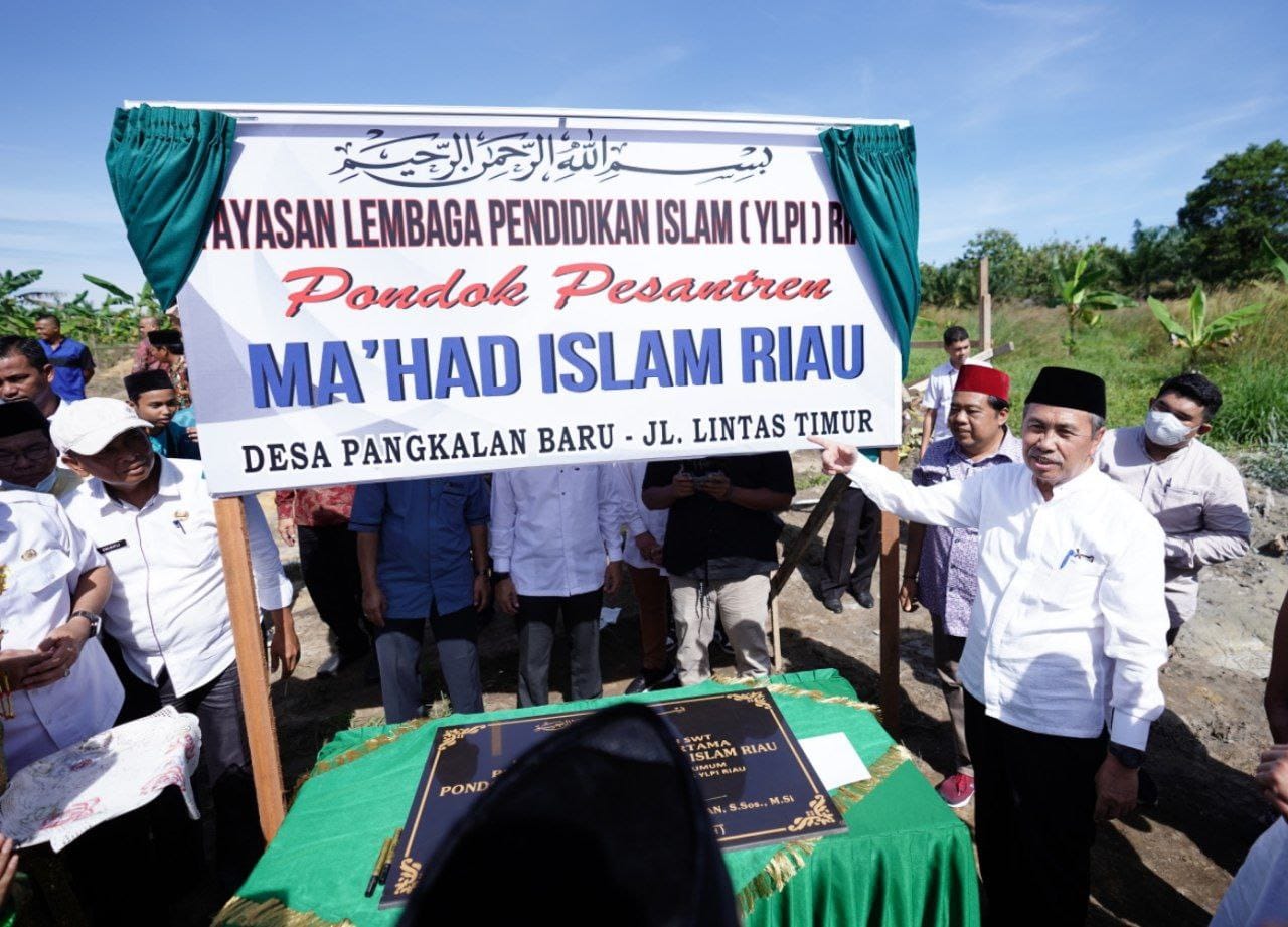 Ini Pesan Gubri Syamsuar Saat Peletakan Batu Pertama Ponpes Maâ€™had Islam Riau
