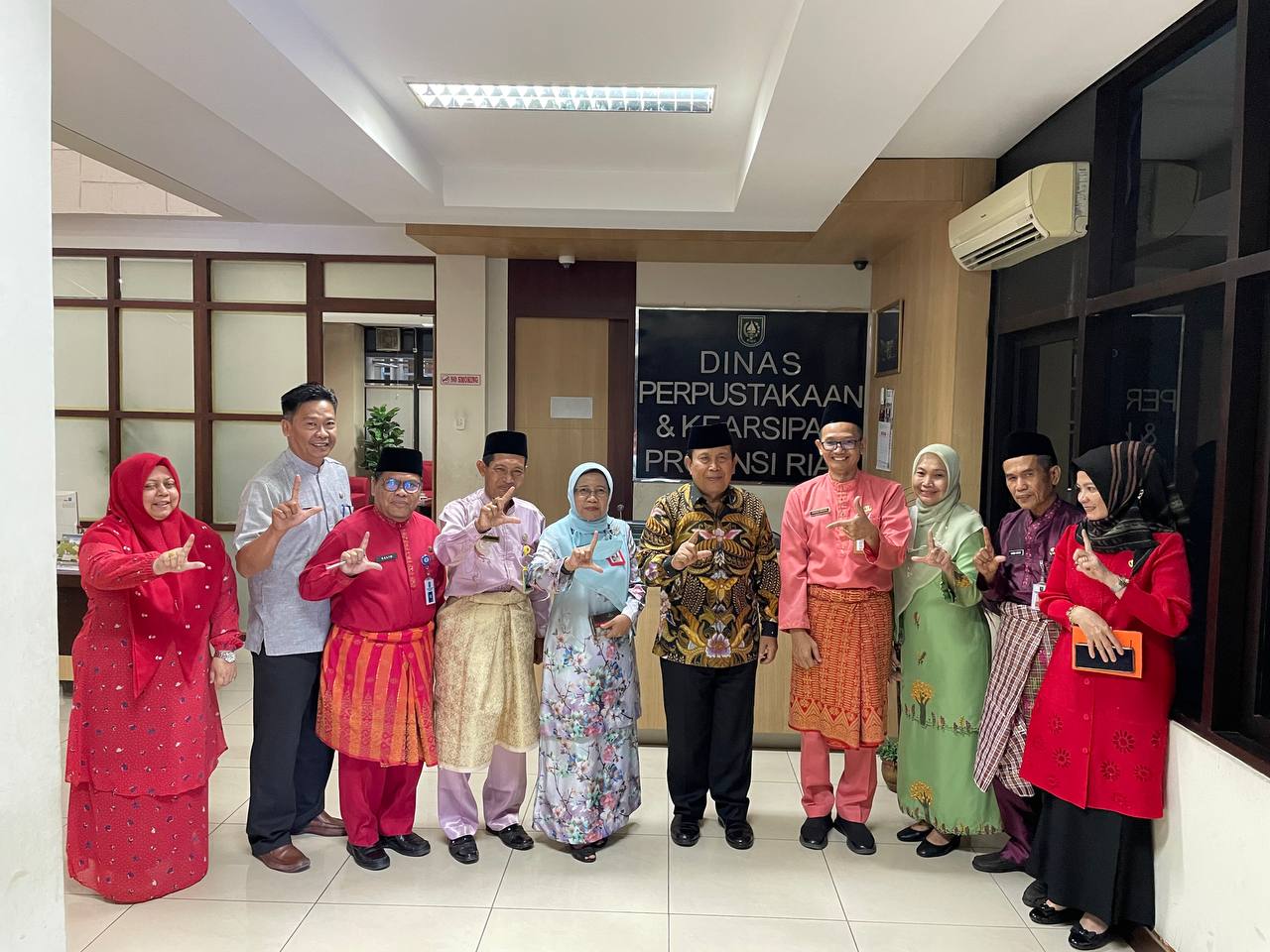 Benahi Tata Kelola Perpustakaan dan Arsip, Bupati Rohul Kunjungi Dispersip Riau 