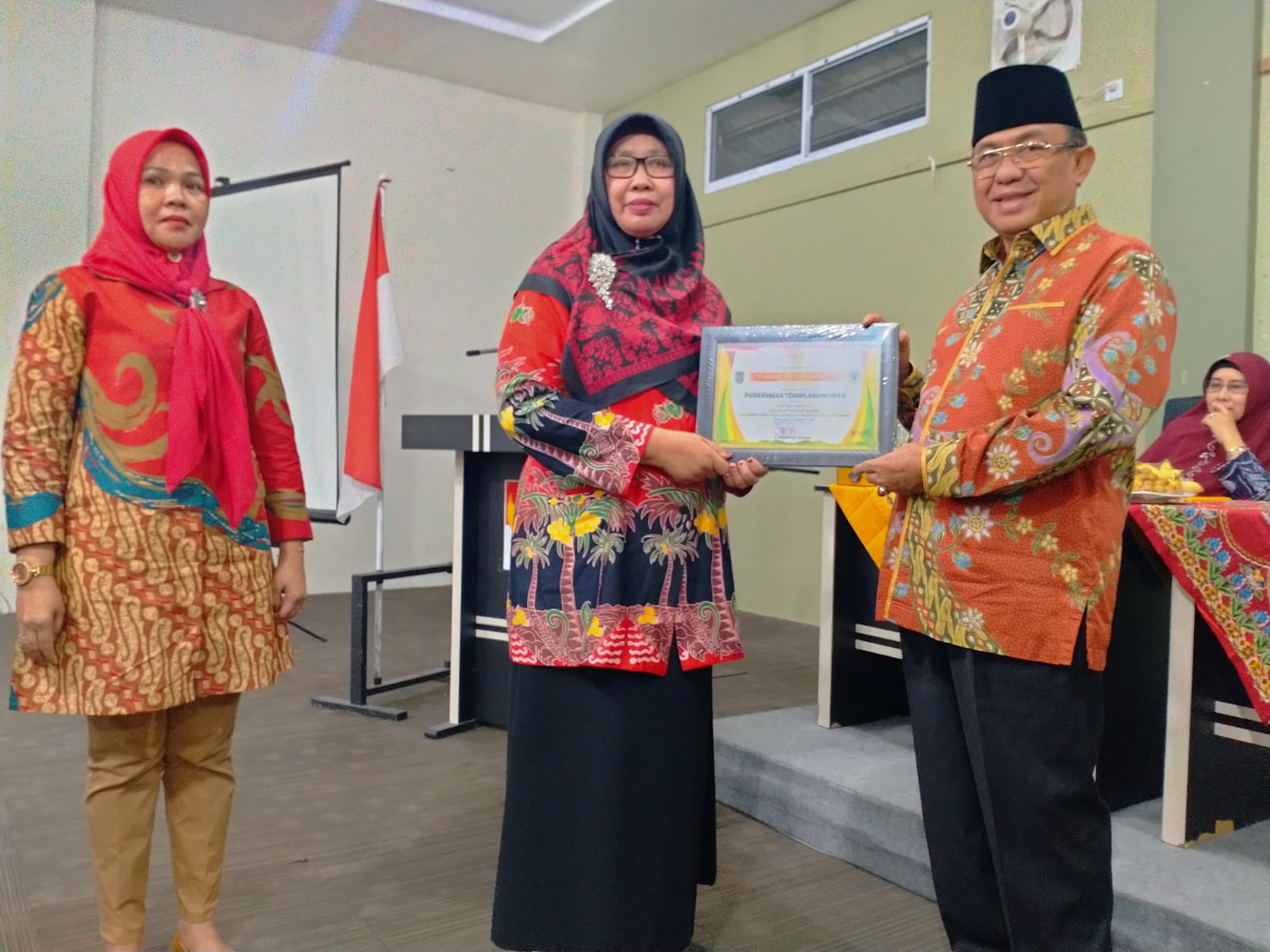 Terima Penghargaan dari Pemkab Inhil, Ini 10 Inovatif Puskesmas Tembilahan Hulu