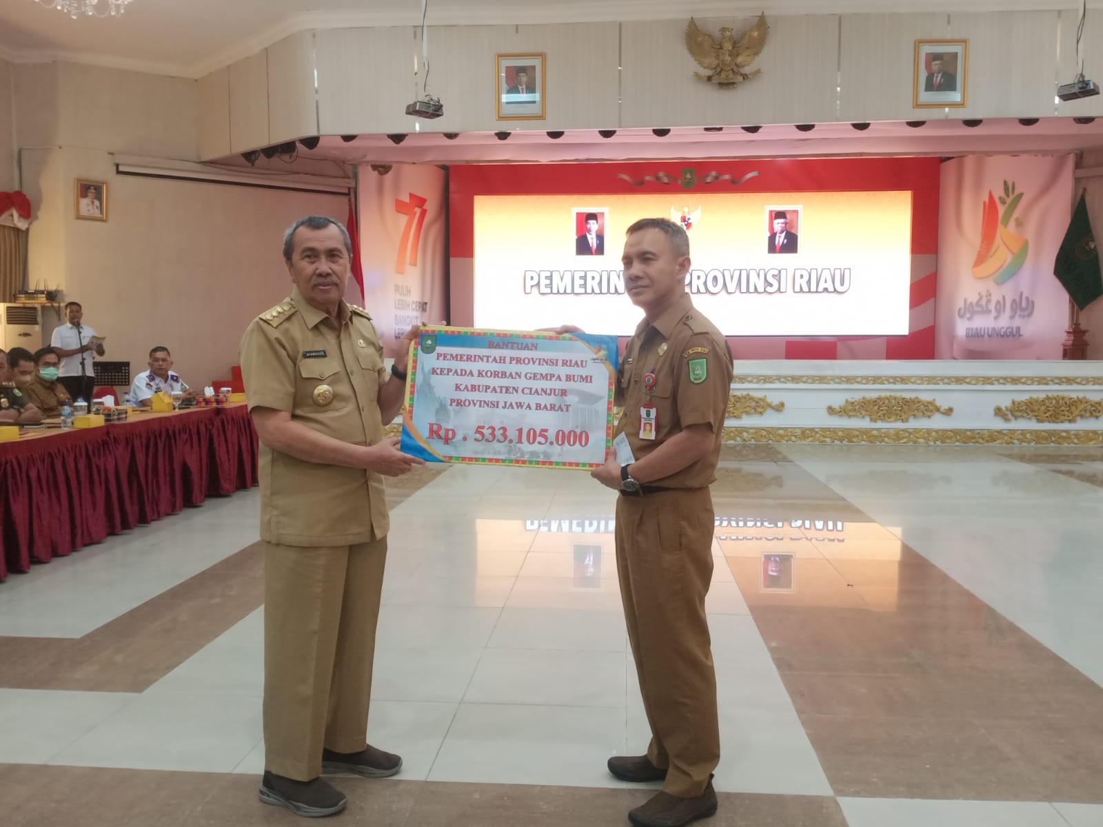 Gubri Serahkan Bantuan Rp533 Juta Lebih untuk Korban Gempa Cianjur