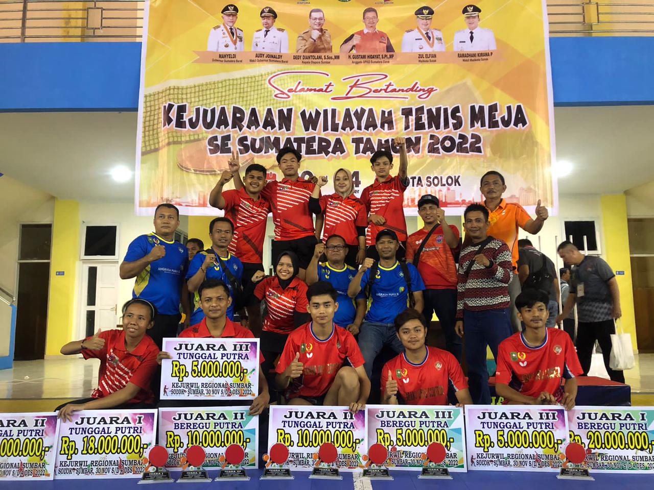 Tim Tenis Meja Riau Sukses Raih Juara Umum di Kejurwil se-Sumatra di Solok
