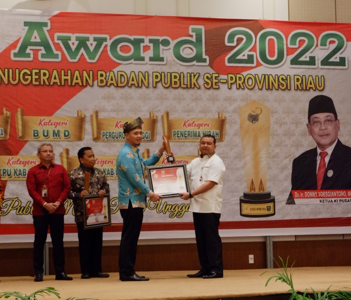 PT SPR  Juara I Kategori BUMD pada Puncak Anugerah KI Riau Award 2022 