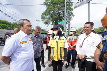 Respon Gubri, Dirjen Cipta Karya Tinjau Jalan Rusak Akibat IPAL di Pekanbaru