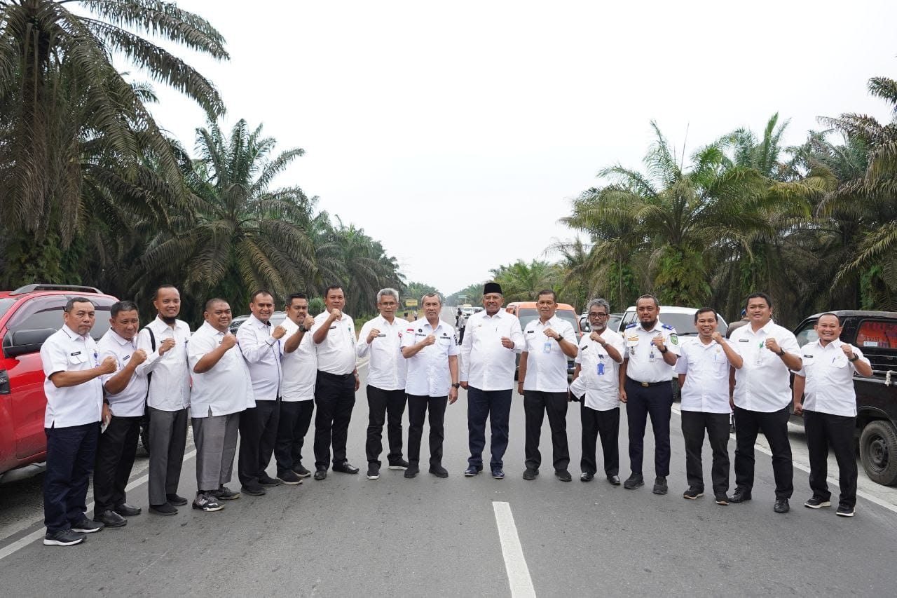 Gubri Syamsuar Resmikan Jalan PT SIR  Penghubung Pekanbaru -Siak