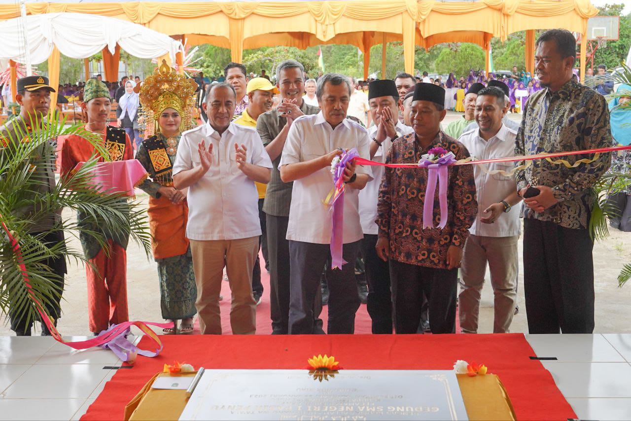 Gubri Bahas IPM Riau Saat Resmikan Gedung Baru SMKN 1 Pasir Penyu