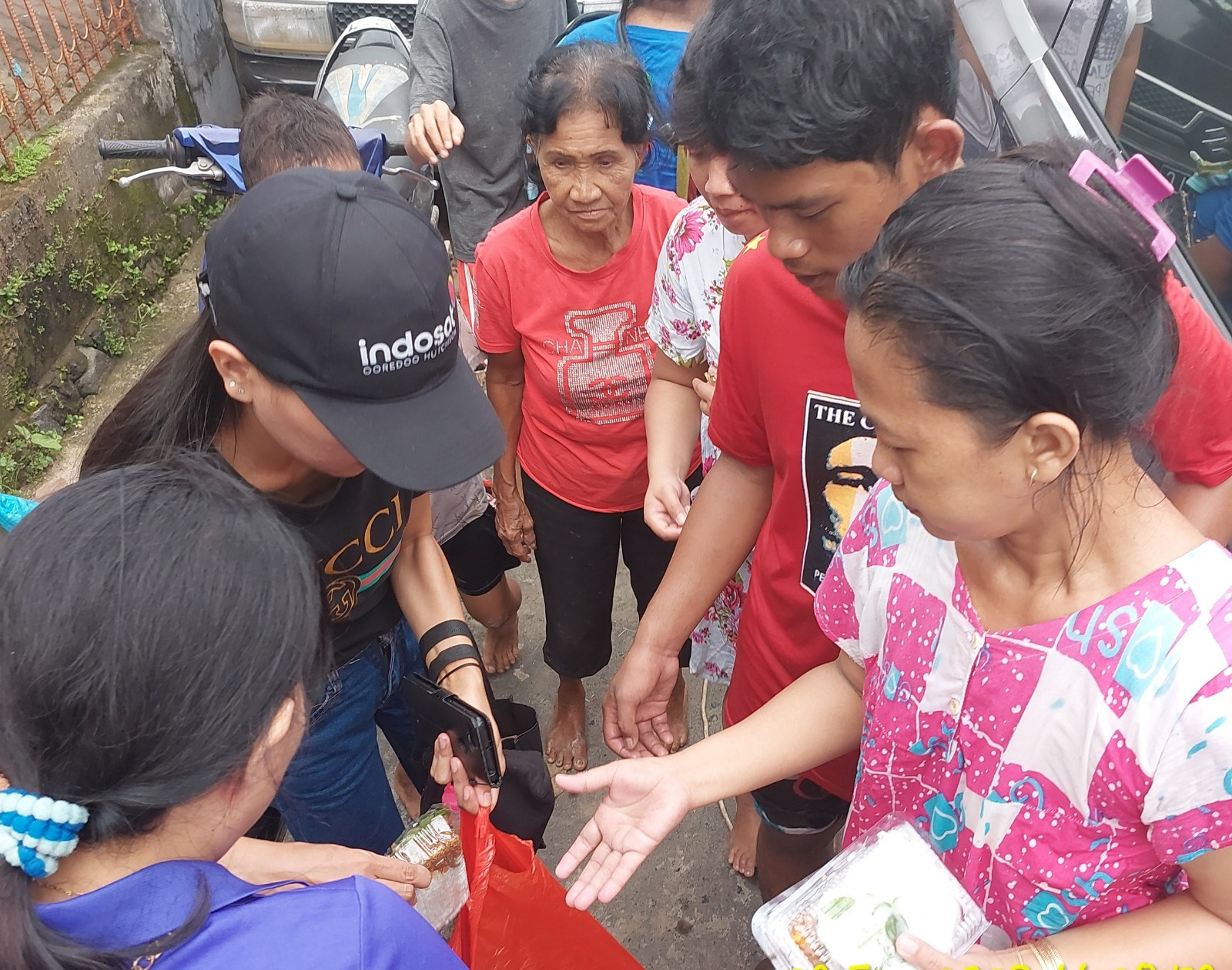IOH Salurkan Bantuan kepada Korban Banjir dan Longsor Manado