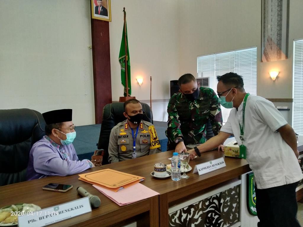 Plh Bupati Bengkalis Pimpin Rapat Evaluasi Kinerja Tim Gugus Tugas COVID-19