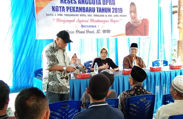 Reses ke Kampung Tengah, Roem Diani Dewi Boyong Tim Medis Layani Warga