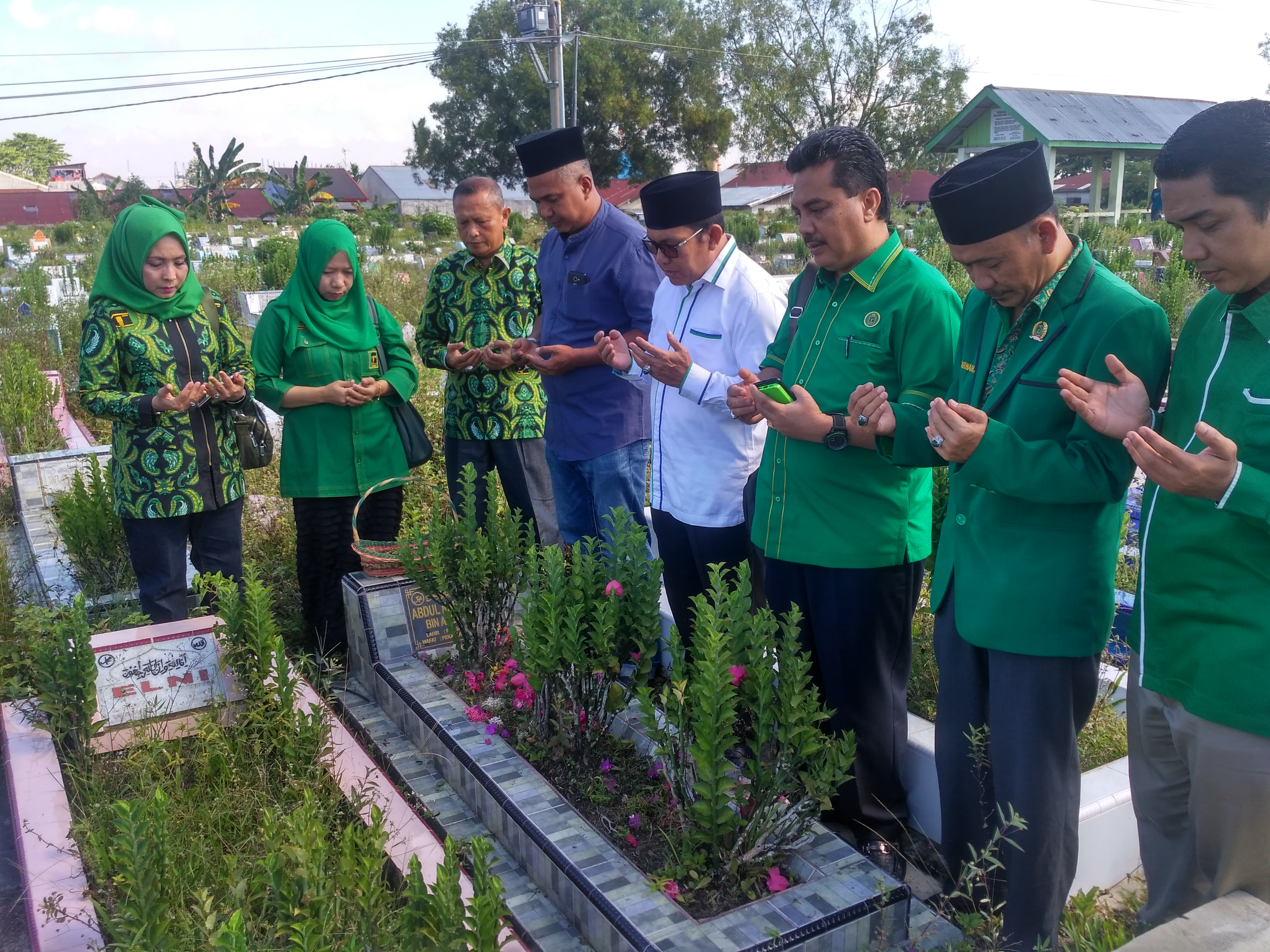 Ziarah ke Makam Pendiri PPP Riau, Rusli Effendi Terkenang Jasa-jasa Mereka