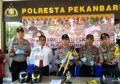 Tiga Tersangka Sindikat Rampok Ritel Alfamart dan Indomart Dibekuk Polresta Pekanbaru