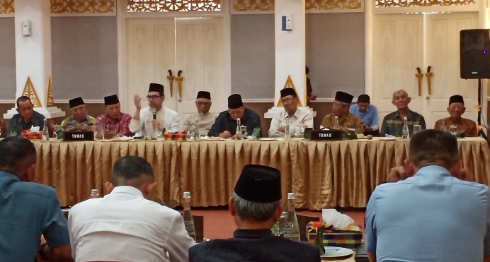 Cibiran Wan Abubakar Ke 8 Anggota DPR RI Dapil Riau tak Hadir Saat Silaturahmi Bersama Gubri dan Tokoh Masyarakat
