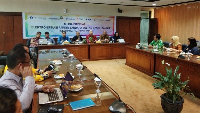 1 Februari 2020, Bayar Parkir di Bandara SSK II Pekanbaru Wajib Pakai Uang Elektronik