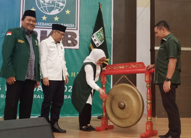 Calon Kepala Daerah dari PKB Diperkenalkan Pada Kegiatan Sekolah Legislator
