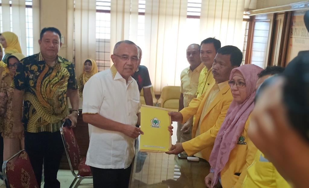 Antar Langsung Formulir Pendaftaran, Andi Rachman Klaim Kantongi 12 dari 18 Suara