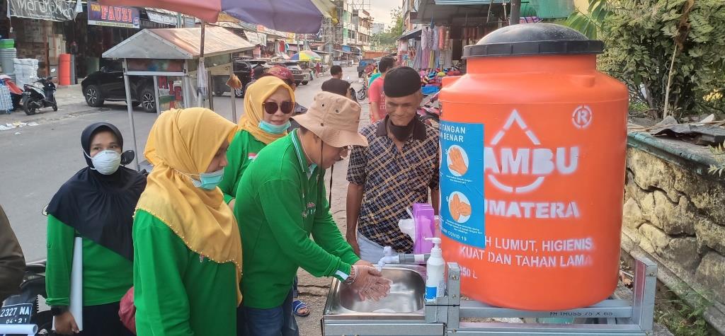 Putus Mata Rantai Virus Corona, Ikasmansa Pekanbaru Kembali Bagi-Bagi Fasilitas Cuci Tangan