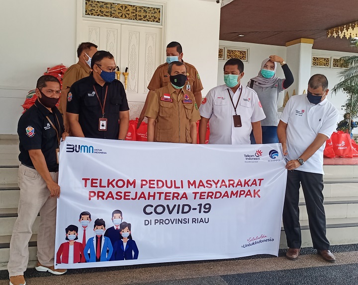 Gubri Terima 500 Paket Sembako dari PT TelkomÂ 