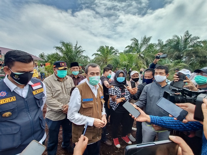 Gubri Tanam Jagung Perdana di Kampung Dosan Siak