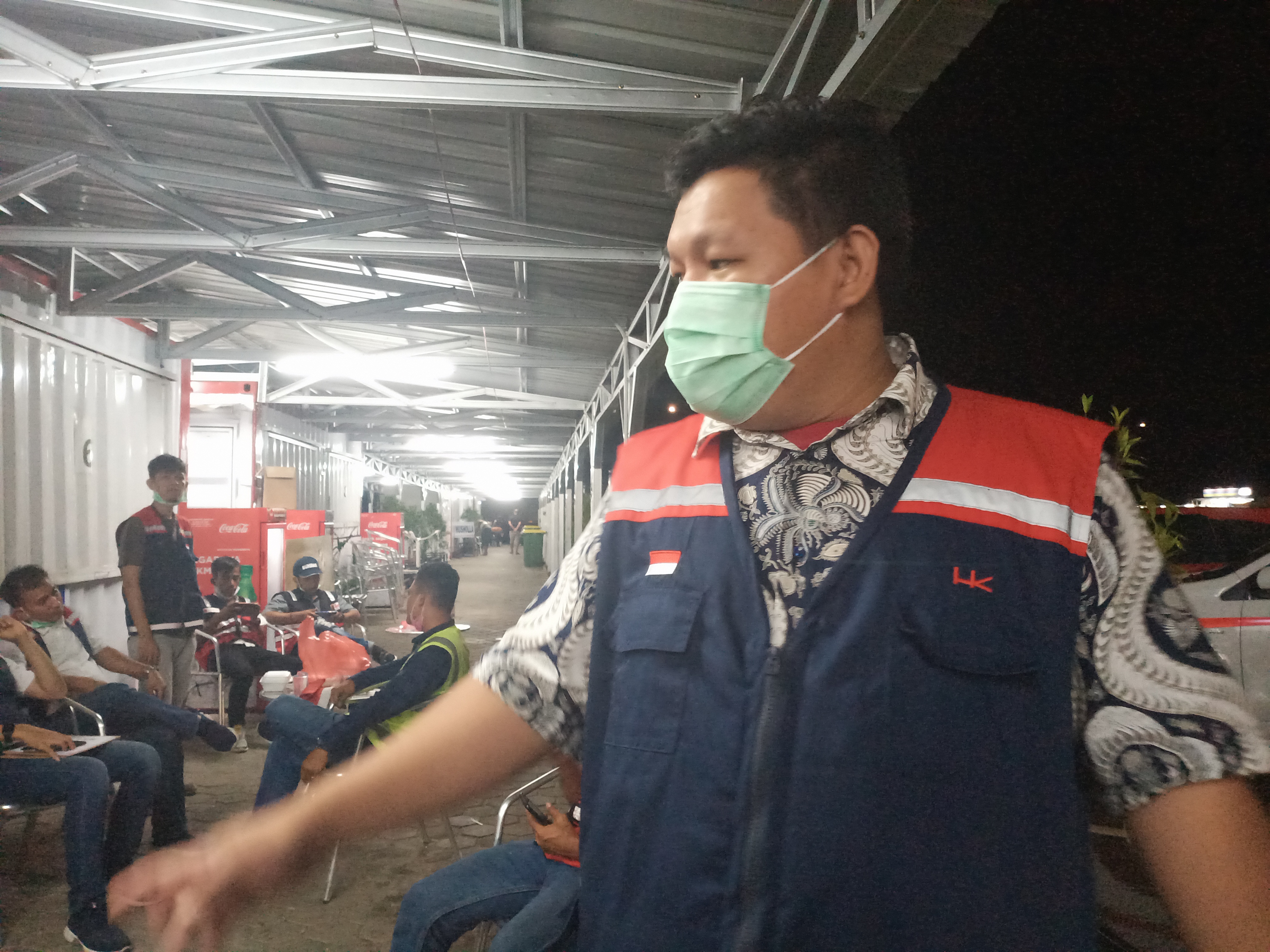 Cegah Kecelakaan, PT HK Pasang Marka Kejut dan Warning Light