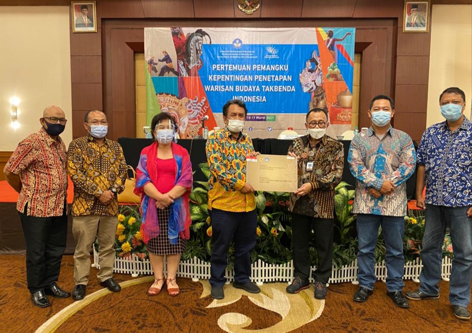 Riau Terima Penghargaan Berupa 10 Sertifikat WBTb di Bidang Kebudayaan