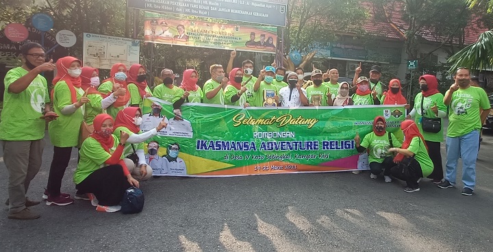 Ikasmansa Pekanbaru Promosikan Wisata Religi Sambil Berbagi Al-Quran