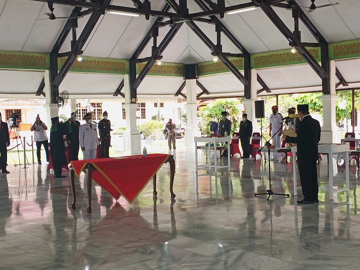 Chairul Riski Dilantik Jadi Pj Bupati Inhu, Gubri Minta Kawal PSU