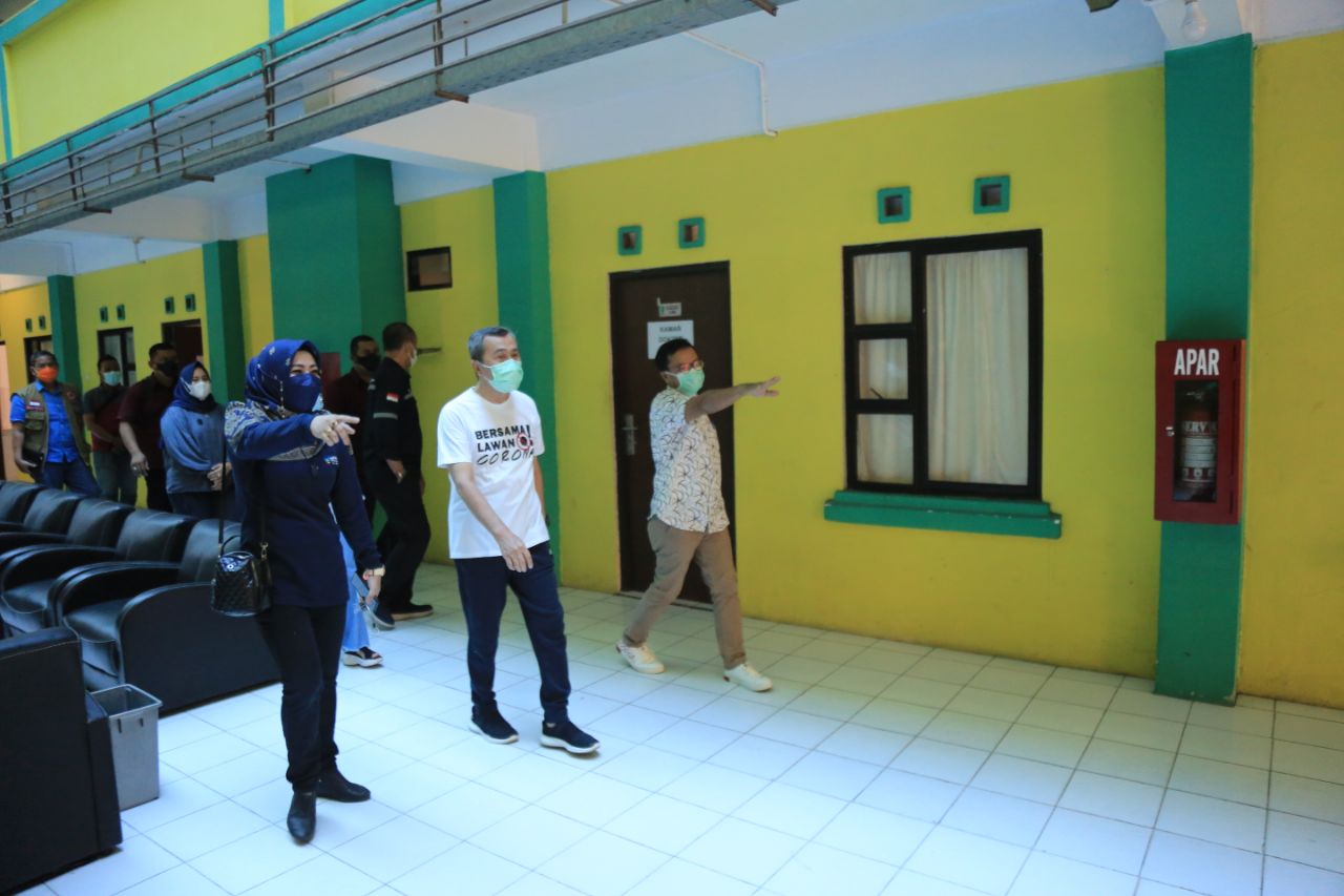 Disiapkan Jadi Tempat Isolasi Mandiri Covid-19, Gubernur Syamsuar Tinjau Asrama Haji