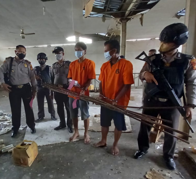 Curi Barang Bekas PT DOSNIROHA Dua Warga Pekanbaru di Ringkus Polsek Lima Puluh