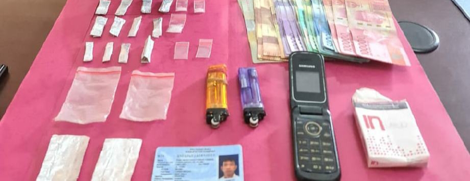 Polsek Siak Hulu Ringkus Pengedar 15 Paket Sabu di Tanah Merah