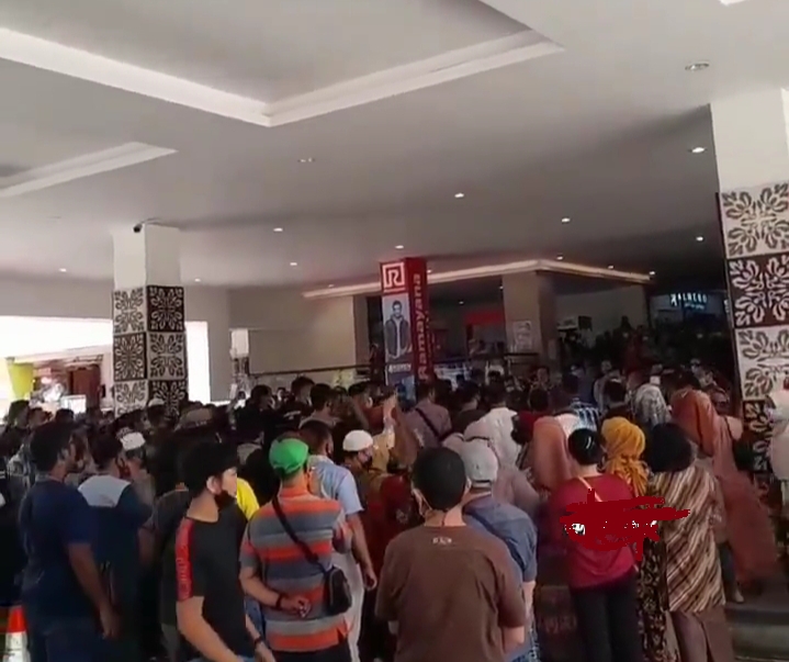 Tarif Kebersihan Dinaikan Secara Sepihak, Pedagang STC Protes dan Mogok Berjualan