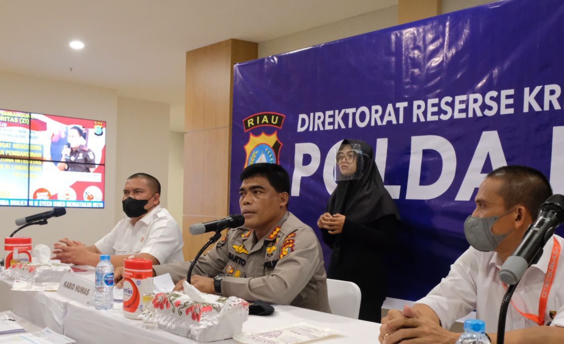 Lakukan Penggelapan Hingga Rp 3,7 Miliar, Karyawan Toko Sembako Diringkus Polda Riau