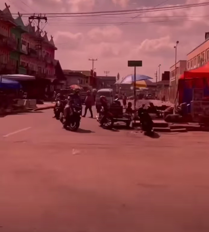Ngotot Berjualan, Tim Yustisi Kembali Tertibkan PKL Jalan Agus Salim