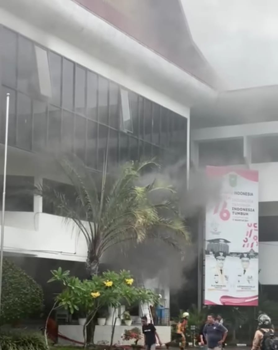 Kantor Bappedalitbang Riau Diduga Sengaja Dibakar, Pelaku Bawa Senjata