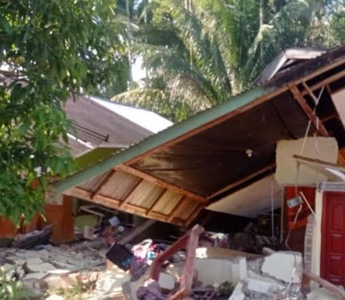 Dilepas Gubri,  Besok Pemprov Riau Bantu Korban Bencana Gempa Pasaman