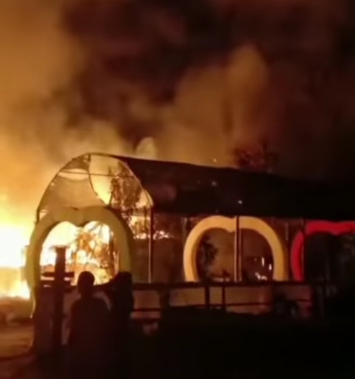 Tempat Wisata Asia Farm Pekanbaru Terbakar