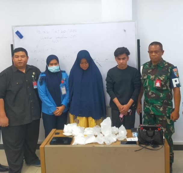 Bawa 1,6 Kilogram Sabu, Mahasiswa Asal Duri Ditangkap di Bandara SSK II  Pekanbaru