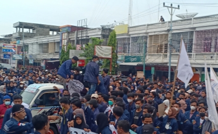 Ratusan Mahasiswa Bengkalis Tuntut Turunkan Harga Bahan Pokok