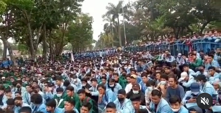 DPRD Riau Janji Sampaikan Tuntutan Mahasiswa  Pada Pemerintah Pusat
